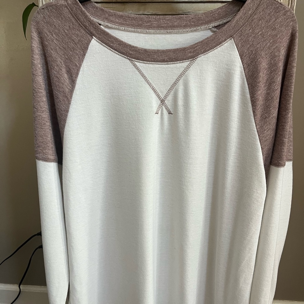 Two-Tone Raglan Long Sleeve Top